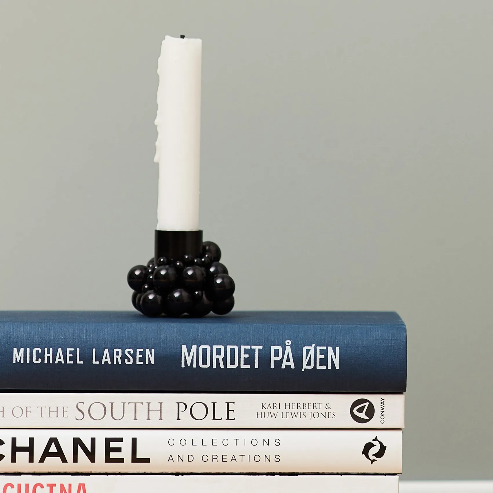 Molekyl kandelaar 1, Zwart Gejst