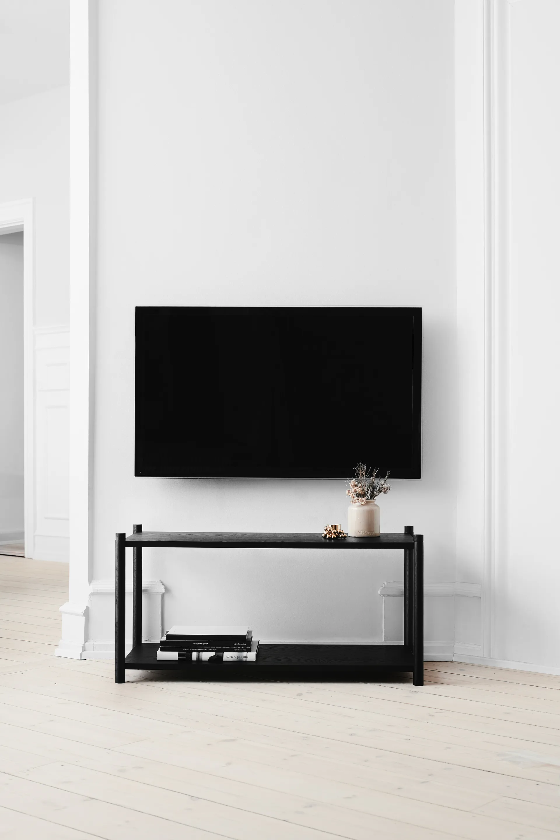Sceene bookcase F, Zwartgebeitst eikenhout Gejst