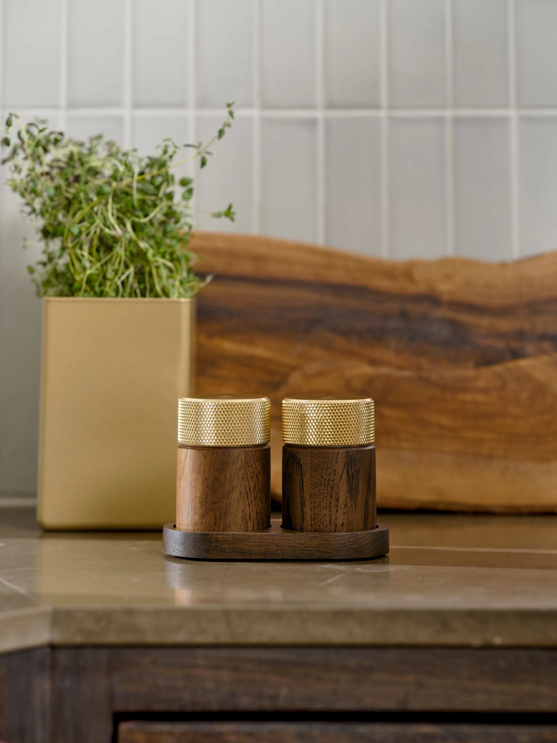 Sina zout- en pepermolen 6 cm, Donkere as-messing Gejst