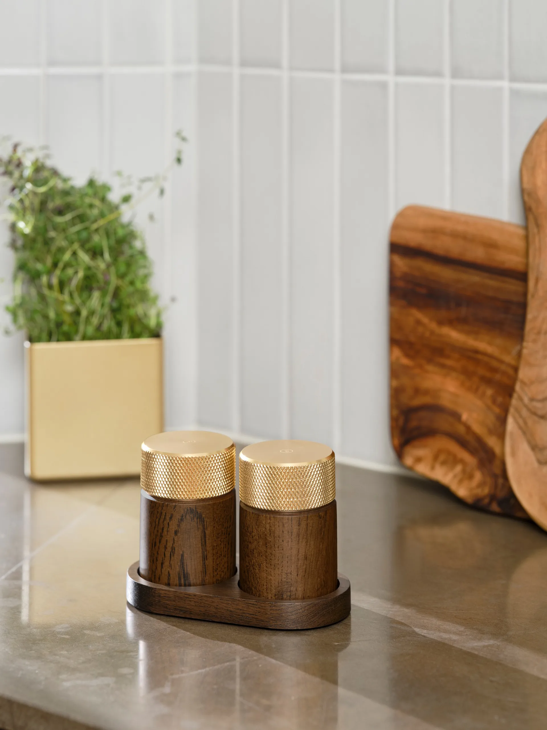 Sina zout- en pepermolen 6 cm, Donkere as-messing Gejst