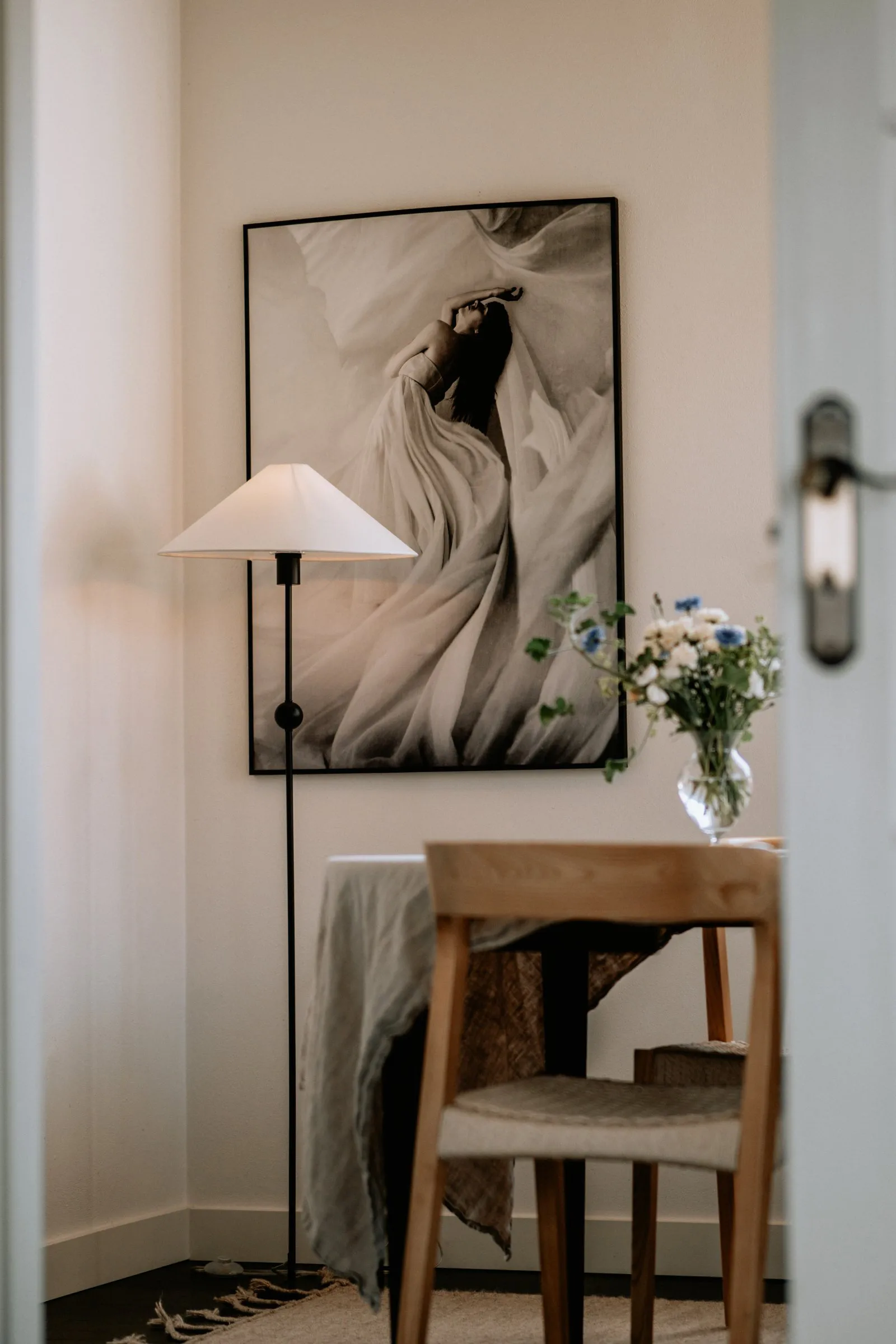 Astrid lampstandaard 130 cm, Zwart Globen Lighting