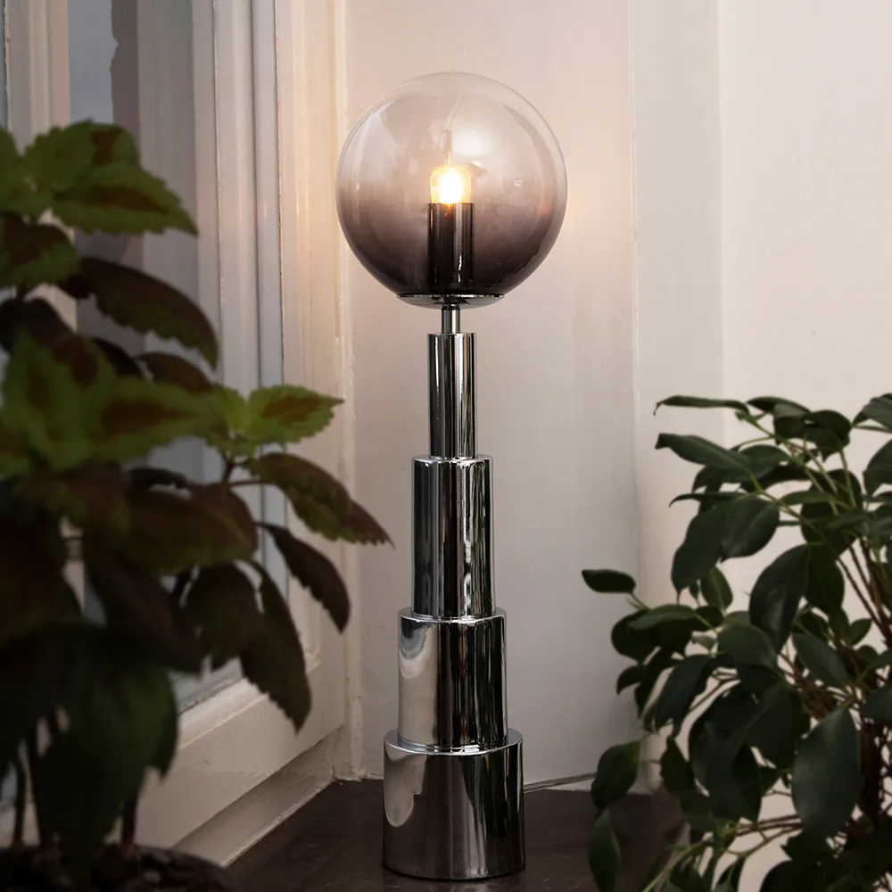 Astro 15 tafellamp, chroom Globen Lighting