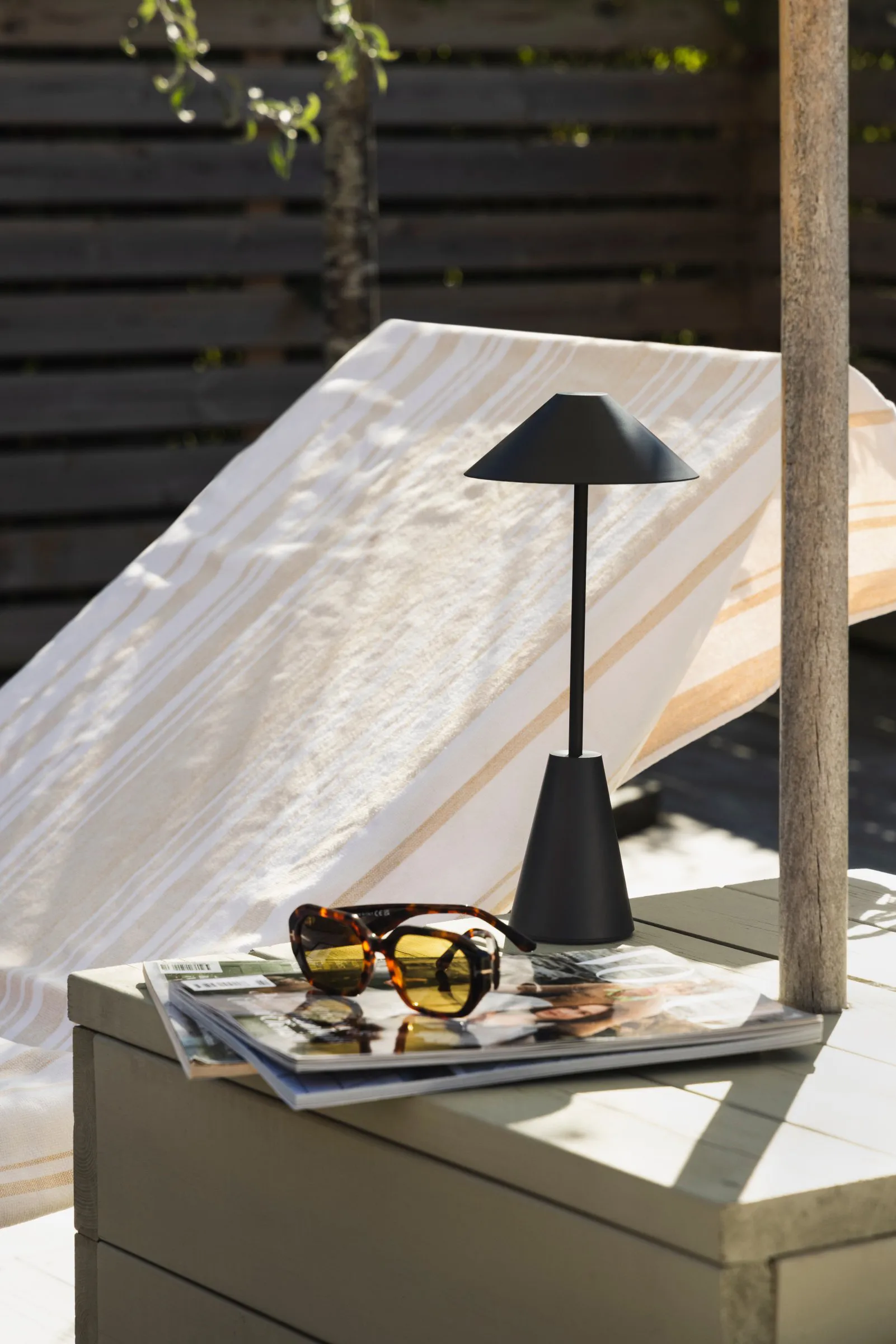 Cannes 32 draagbare tafellamp, Zwart Globen Lighting