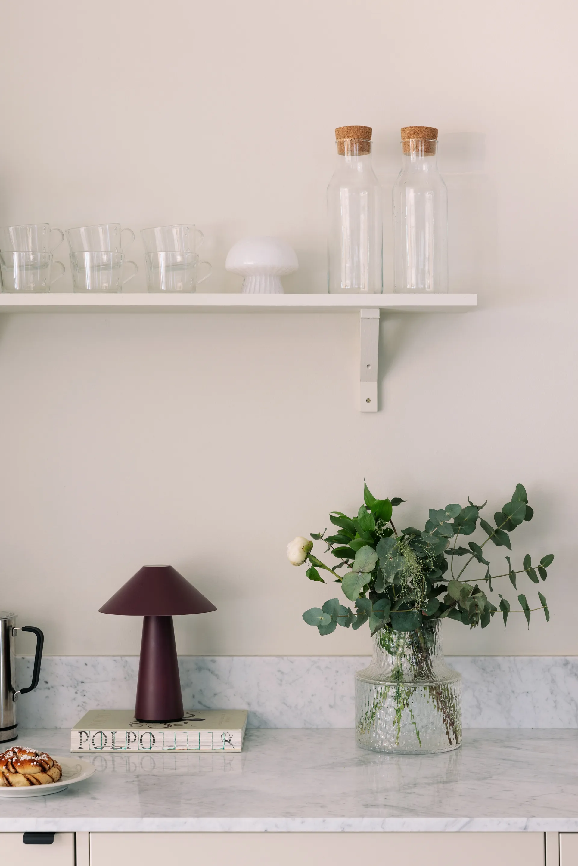 Cannes draagbare tafellamp, Burgundy Globen Lighting