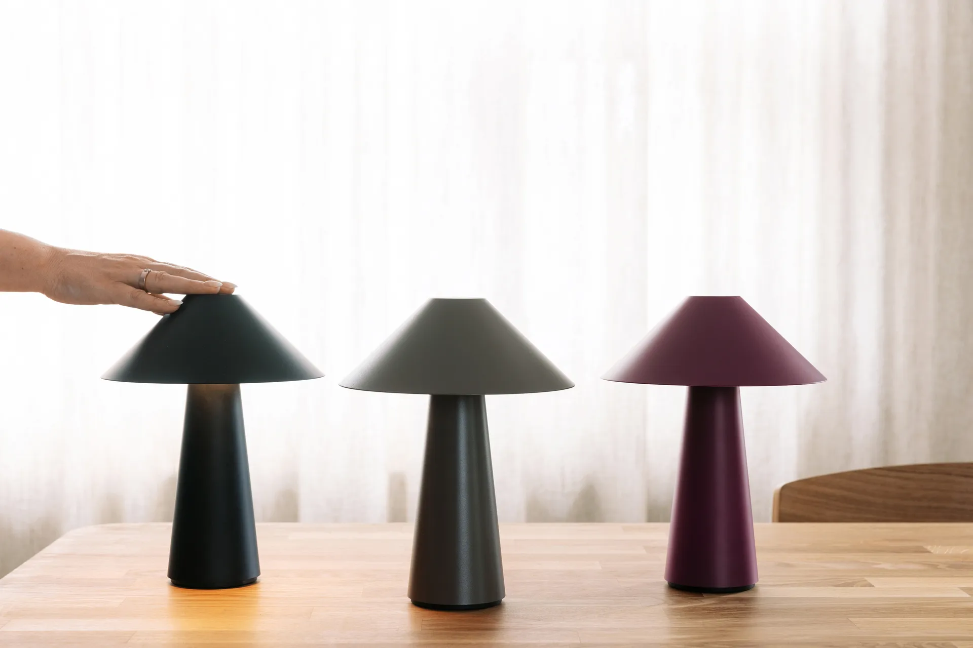 Cannes draagbare tafellamp, Zwart Globen Lighting