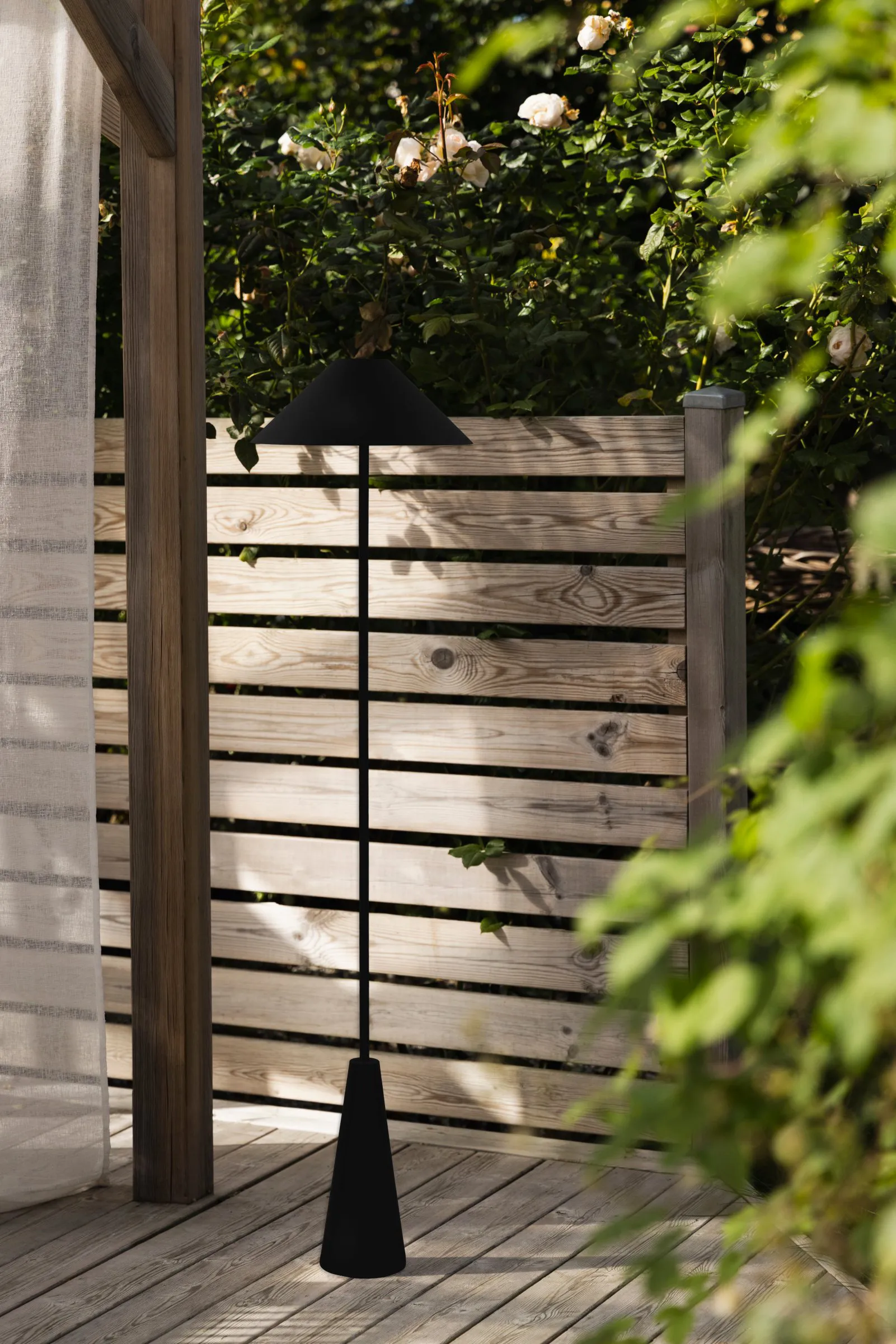 Cannes draagbare vloerlamp, Zwart Globen Lighting