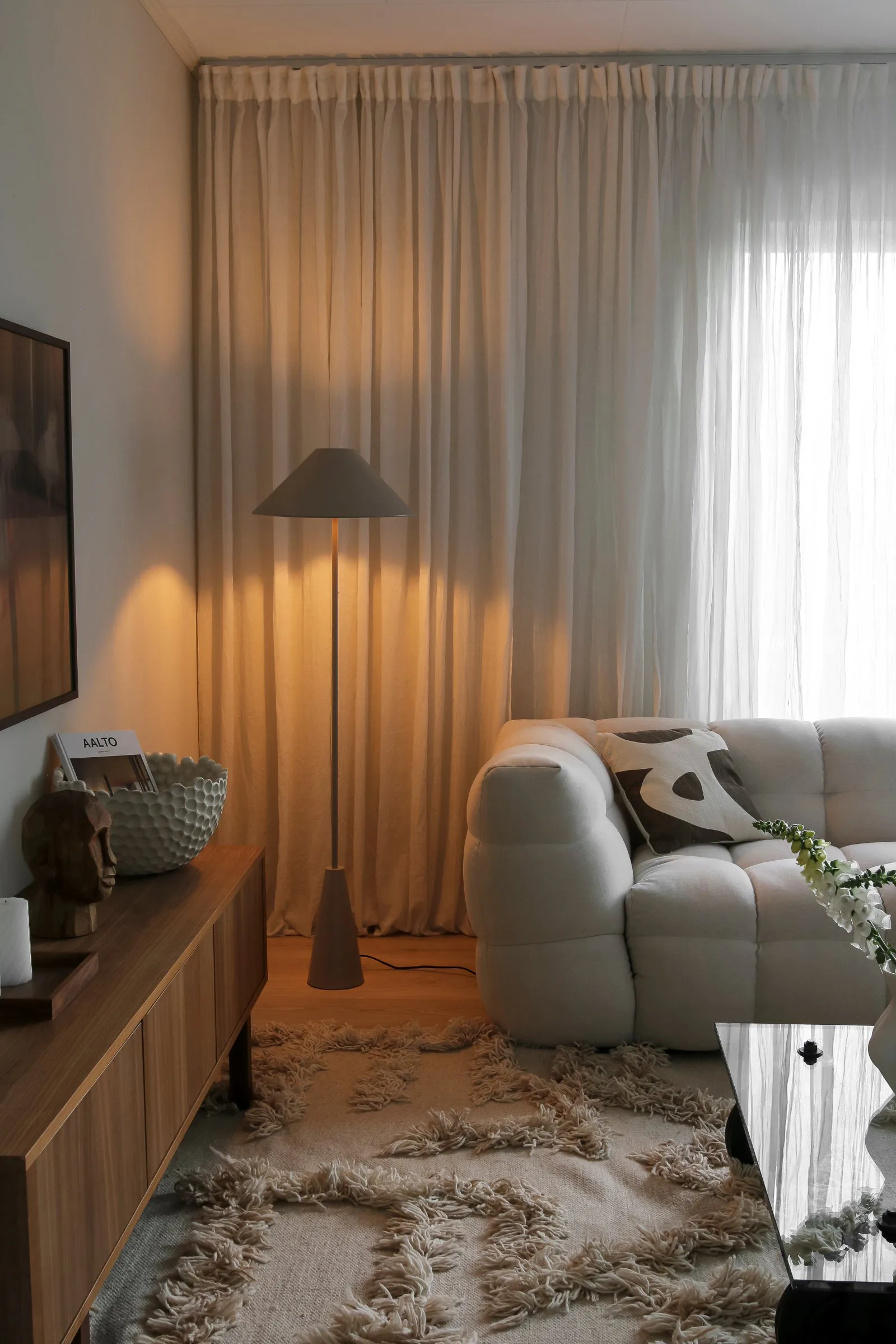 Cannes vloerlamp 140 cm, Mud Globen Lighting