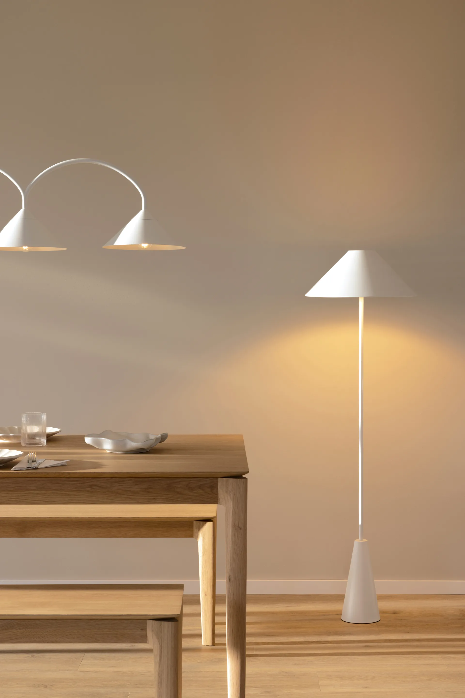 Cannes vloerlamp 140 cm, Wit Globen Lighting