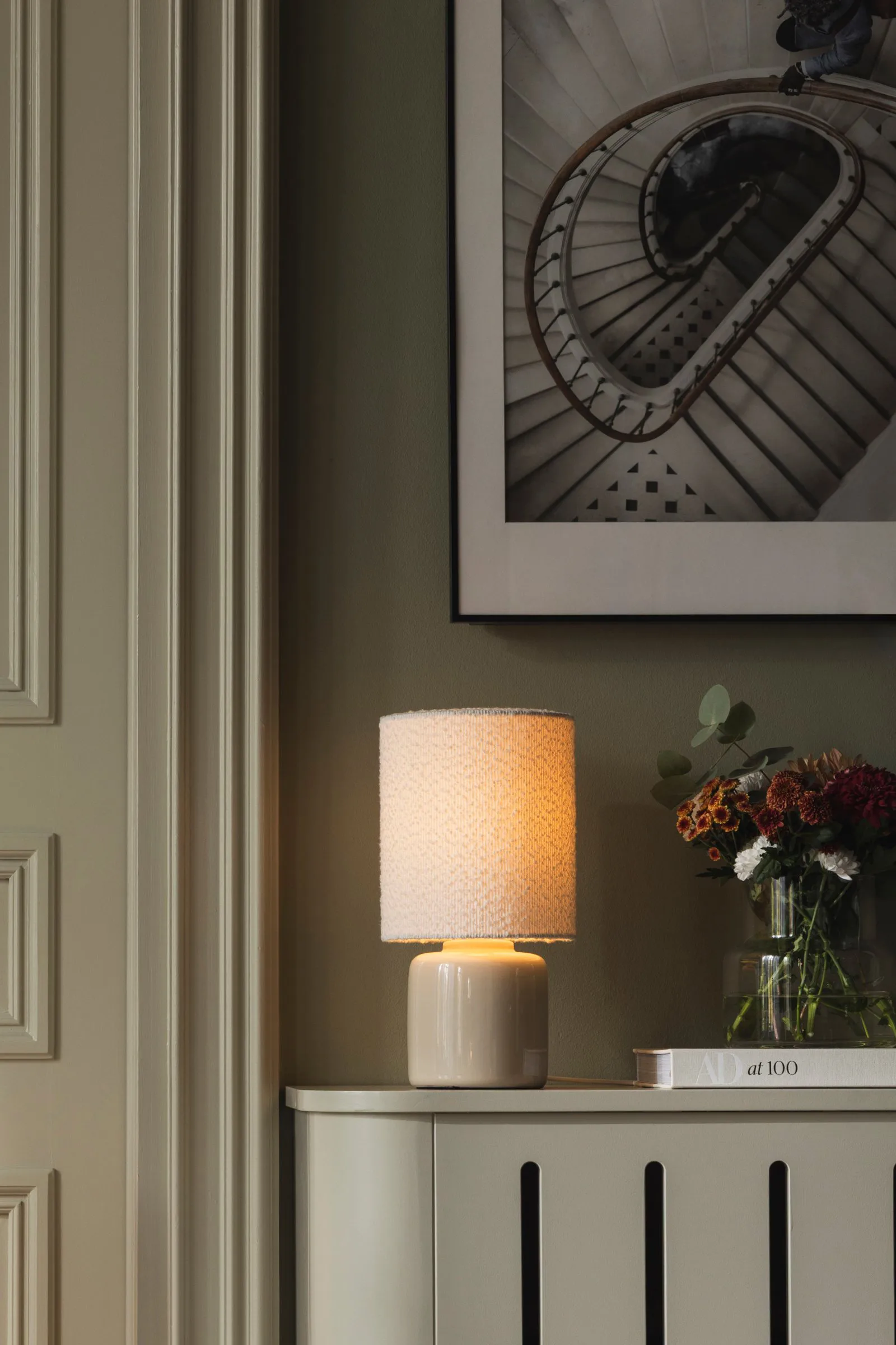 Florian tafellamp, Wit bouclé/beige, Ø20x39 cm Globen Lighting