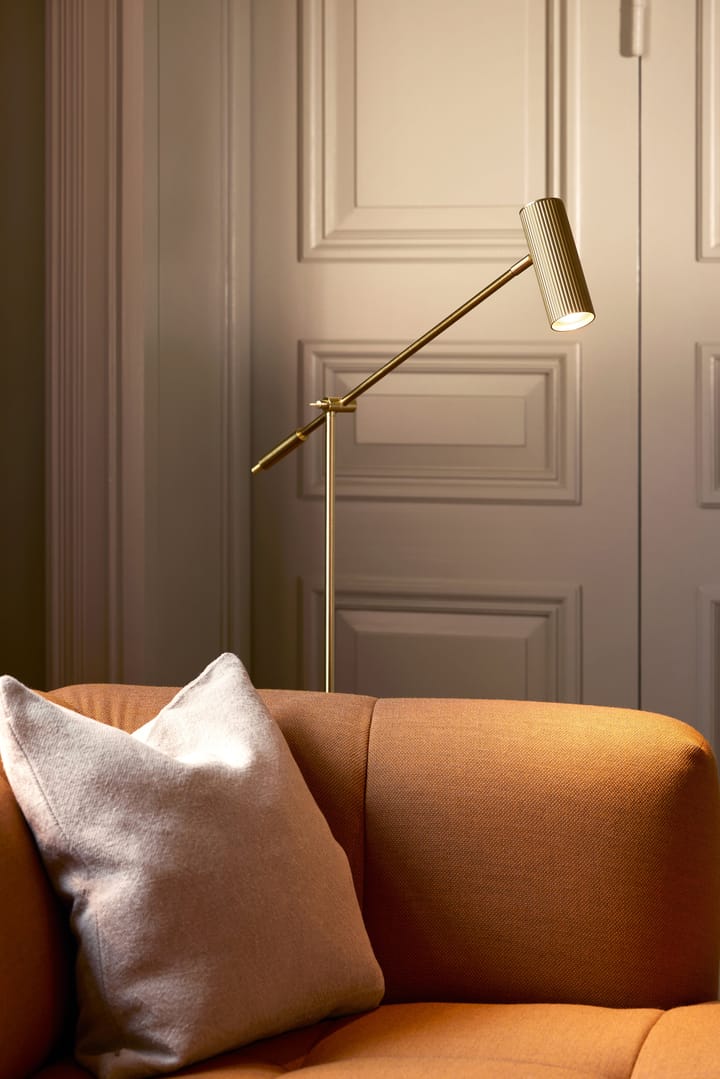 Hubble Read vloerlamp, Geborsteld messing Globen Lighting