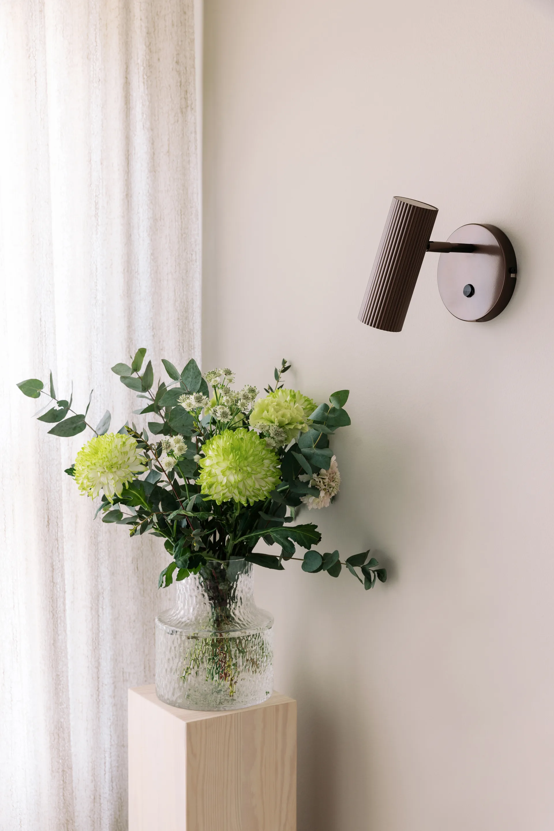 Hubble wandlamp, Brons Globen Lighting