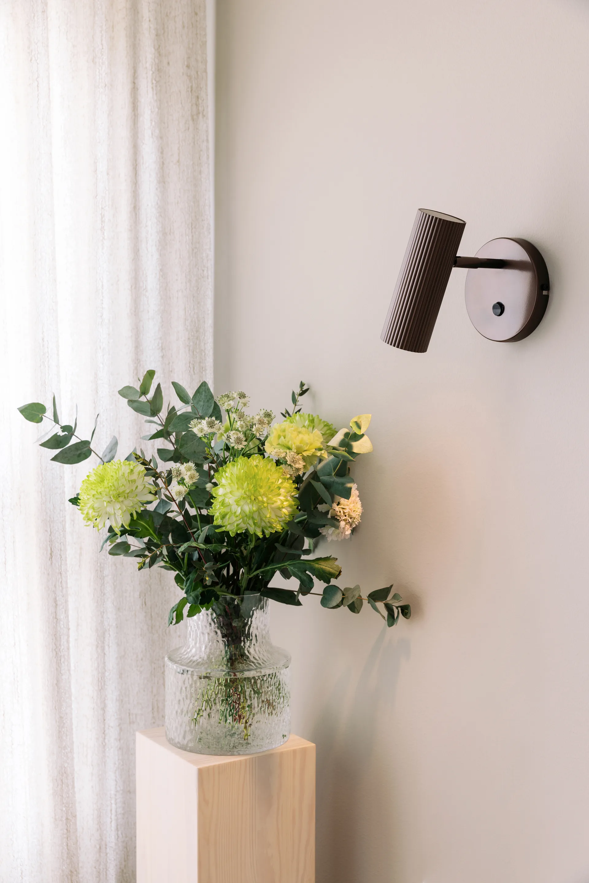 Hubble wandlamp, Brons Globen Lighting