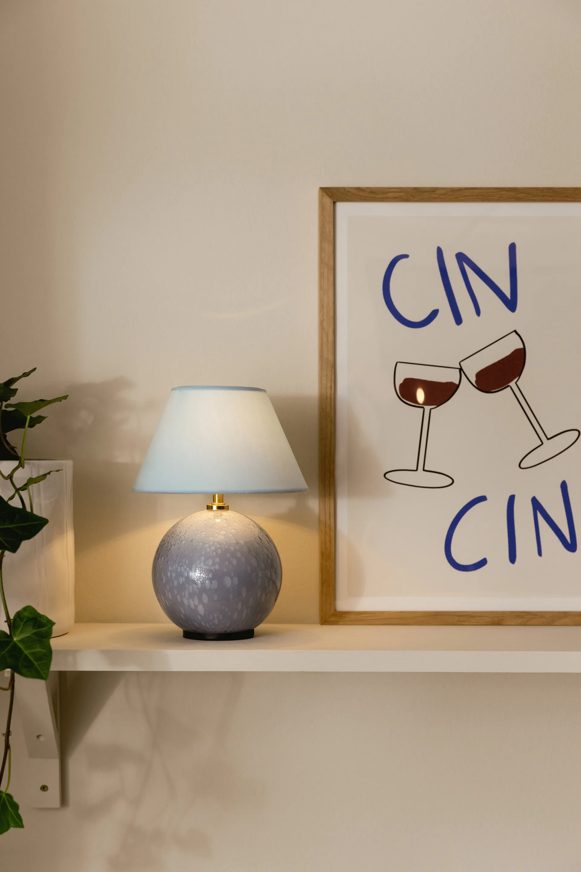 Iris 16 draagbare tafellamp, Duifblauw Globen Lighting