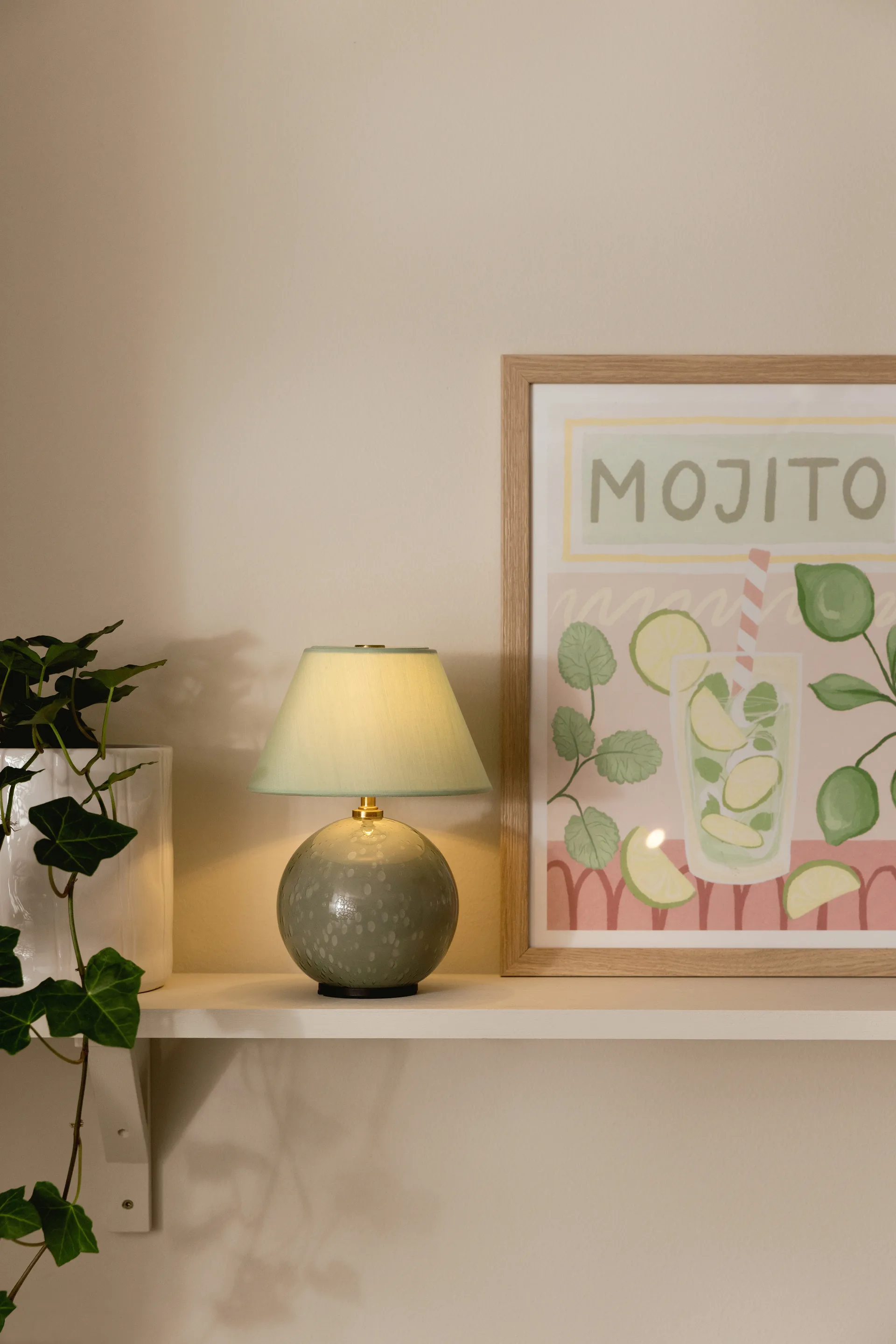 Iris 16 draagbare tafellamp, Groen Globen Lighting