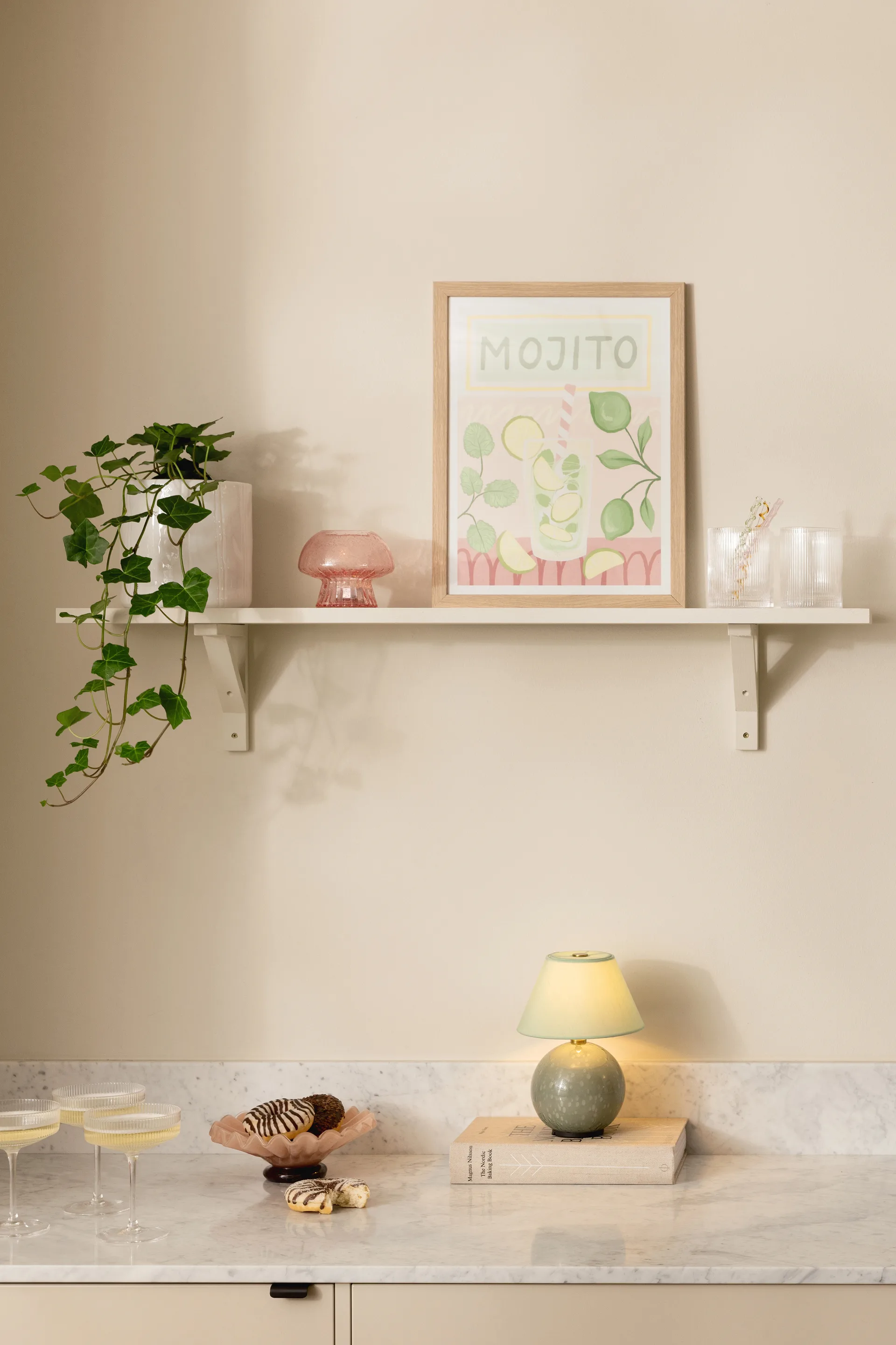 Iris 16 draagbare tafellamp, Groen Globen Lighting