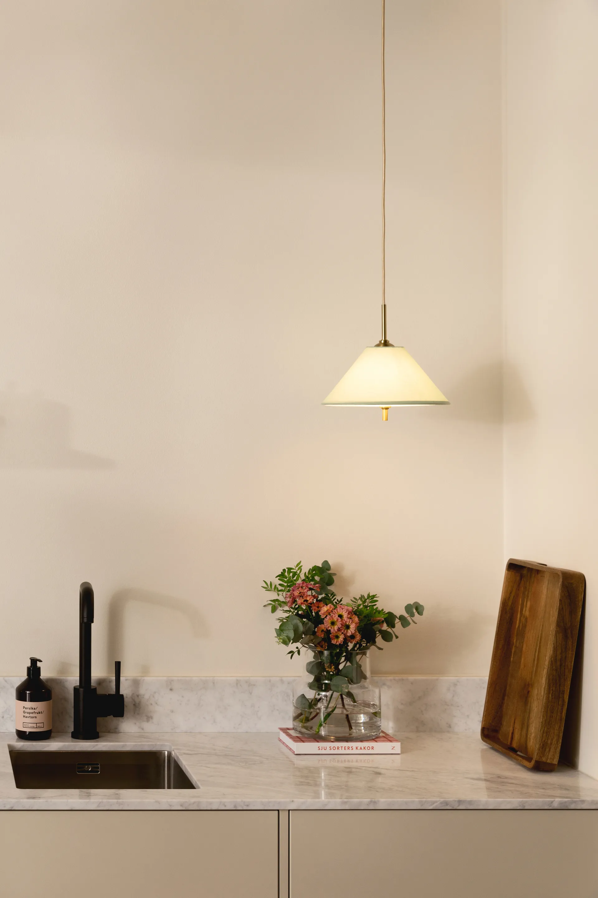 Iris hanglamp 25, Groen Globen Lighting