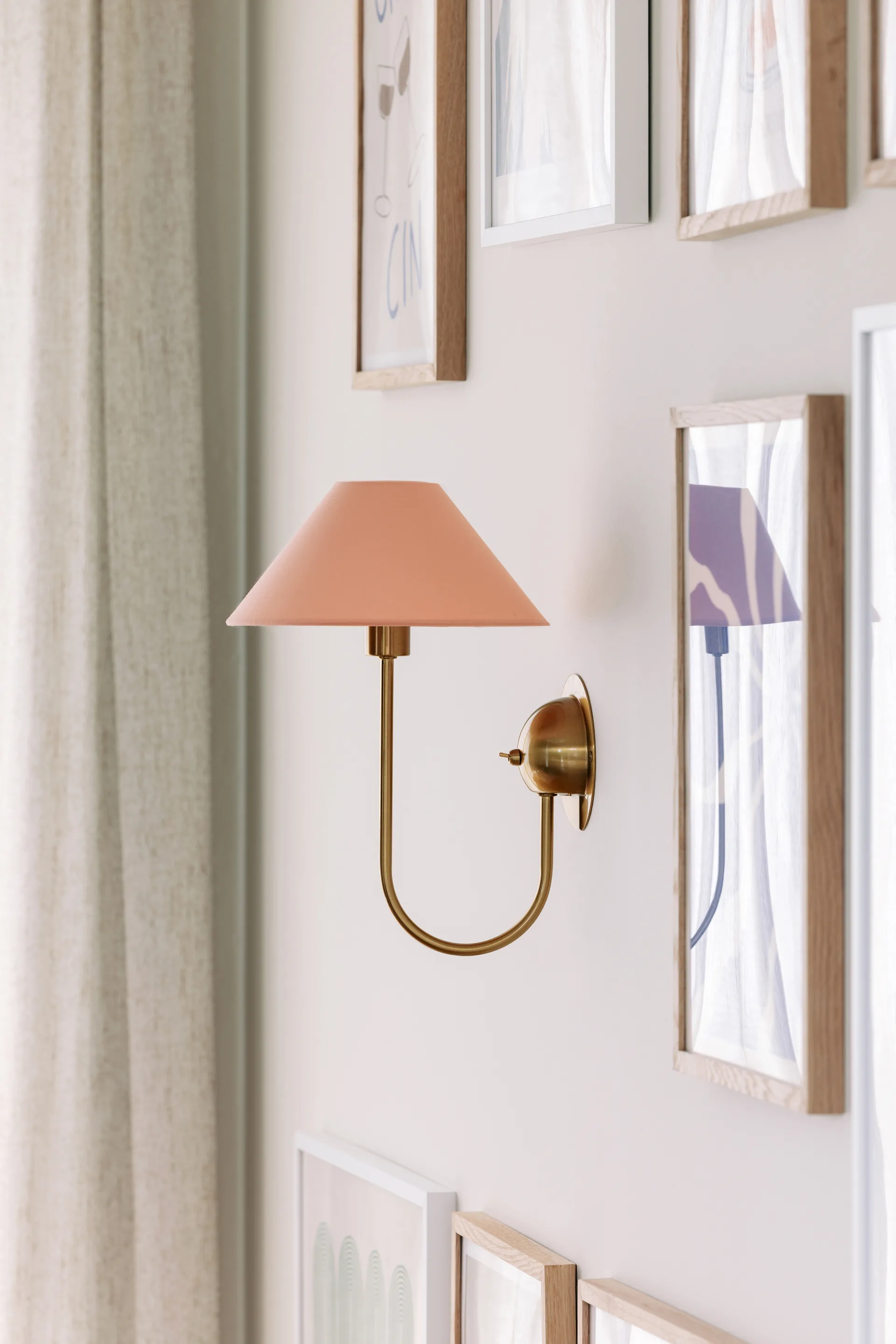 Iris wandlamp, Blush Globen Lighting