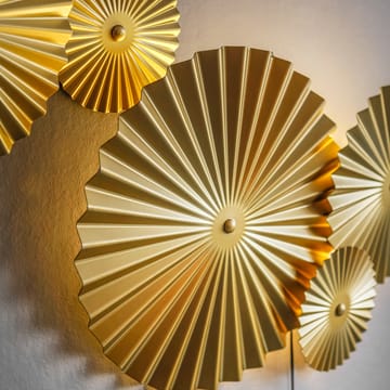 Omega wandlamp - Geborsteld messing - Globen Lighting