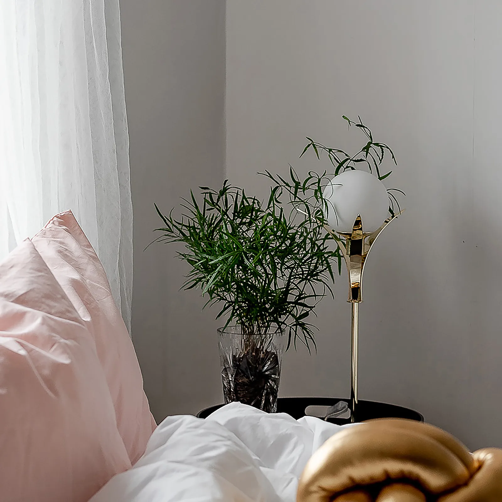 Savoy tafellamp hoog, Messing Globen Lighting