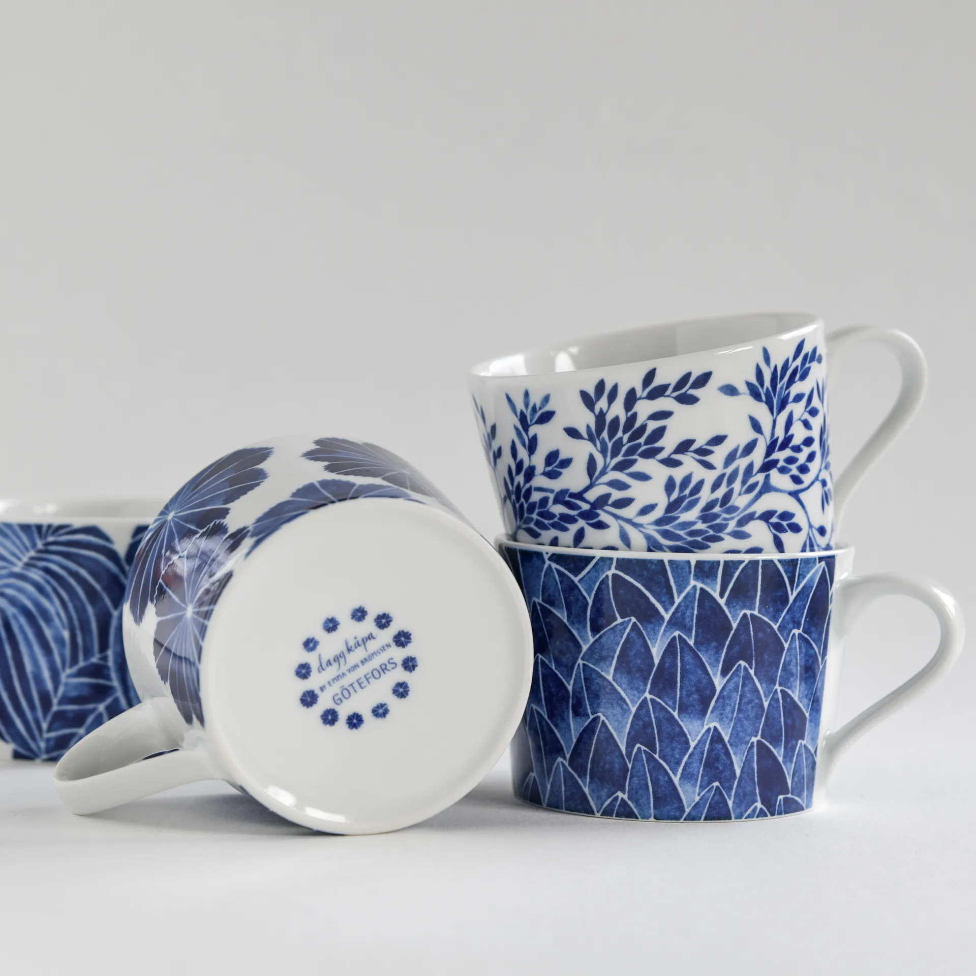 Botanica kop met oor, Spitslobbige vrouwenmantel Götefors Porslin