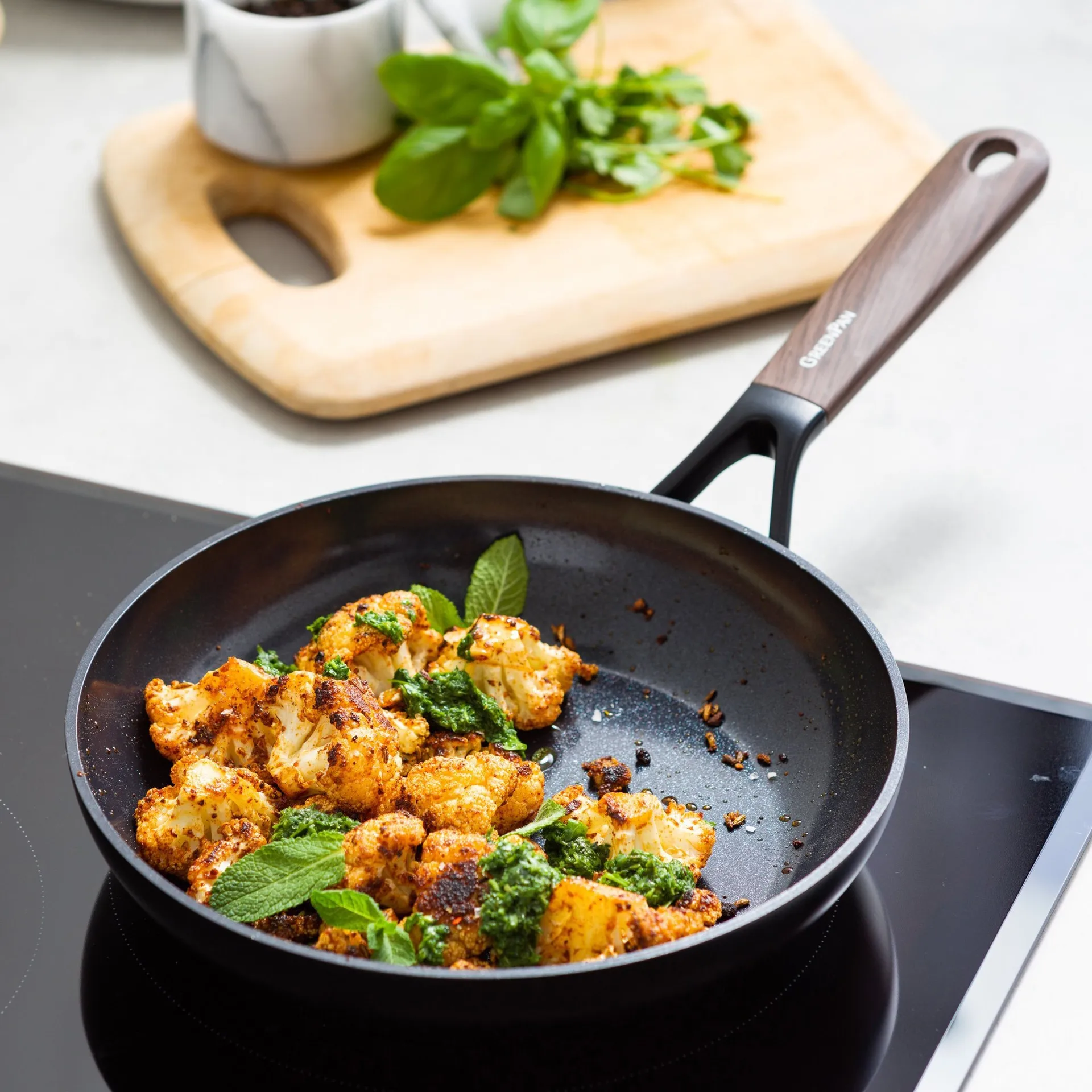 Eco Smartshape koekenpan 24 cm, Dark wood GreenPan