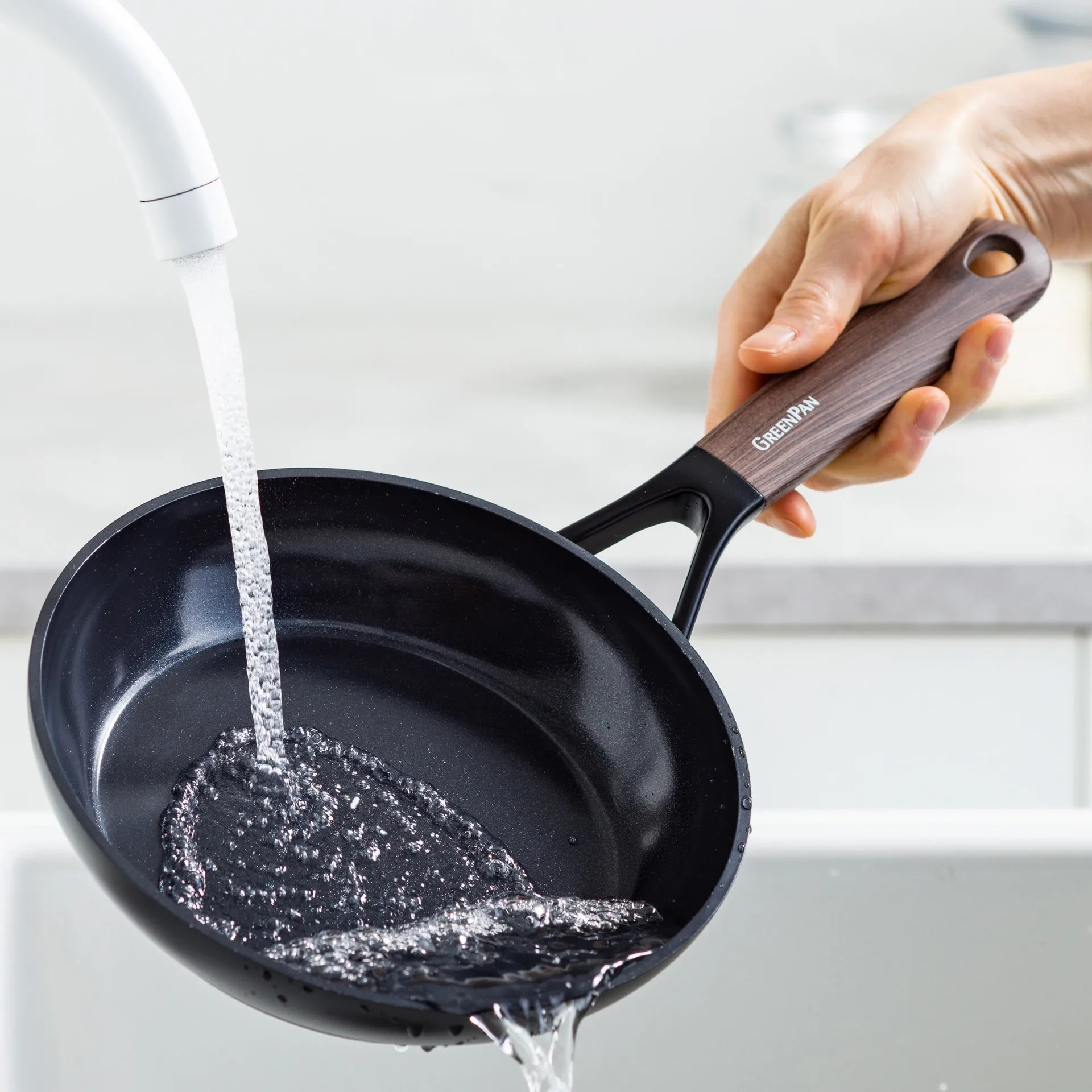 Eco Smartshape koekenpan 28 cm, Dark wood GreenPan