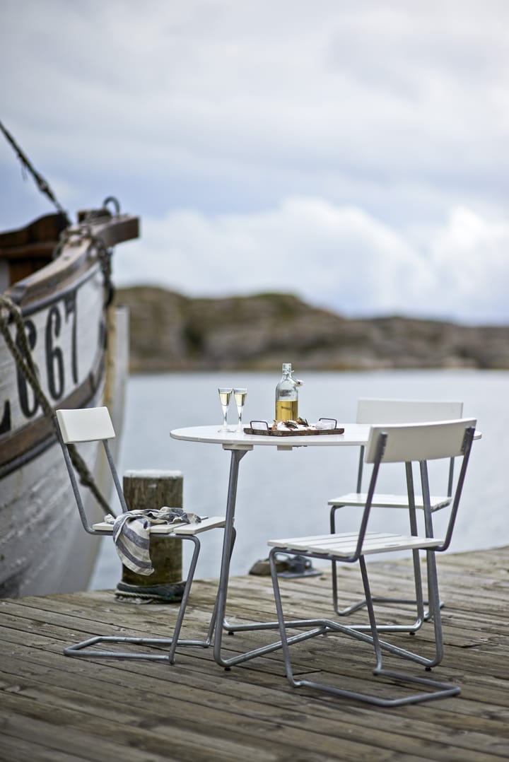 9A eettafel, Witgelakte eiken Ø100 cm Grythyttan Stålmöbler