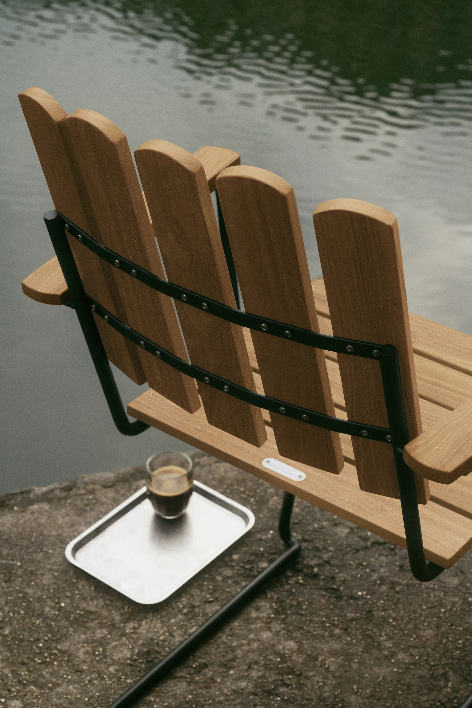 A2 tuinstoel, Onbehandeld teak-zwart Grythyttan Stålmöbler