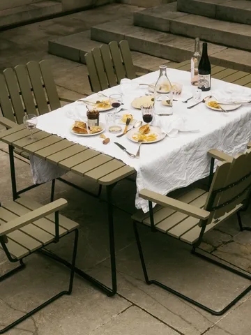 B31 eettafel - Lichtgroen eik-zwart - Grythyttan Stålmöbler