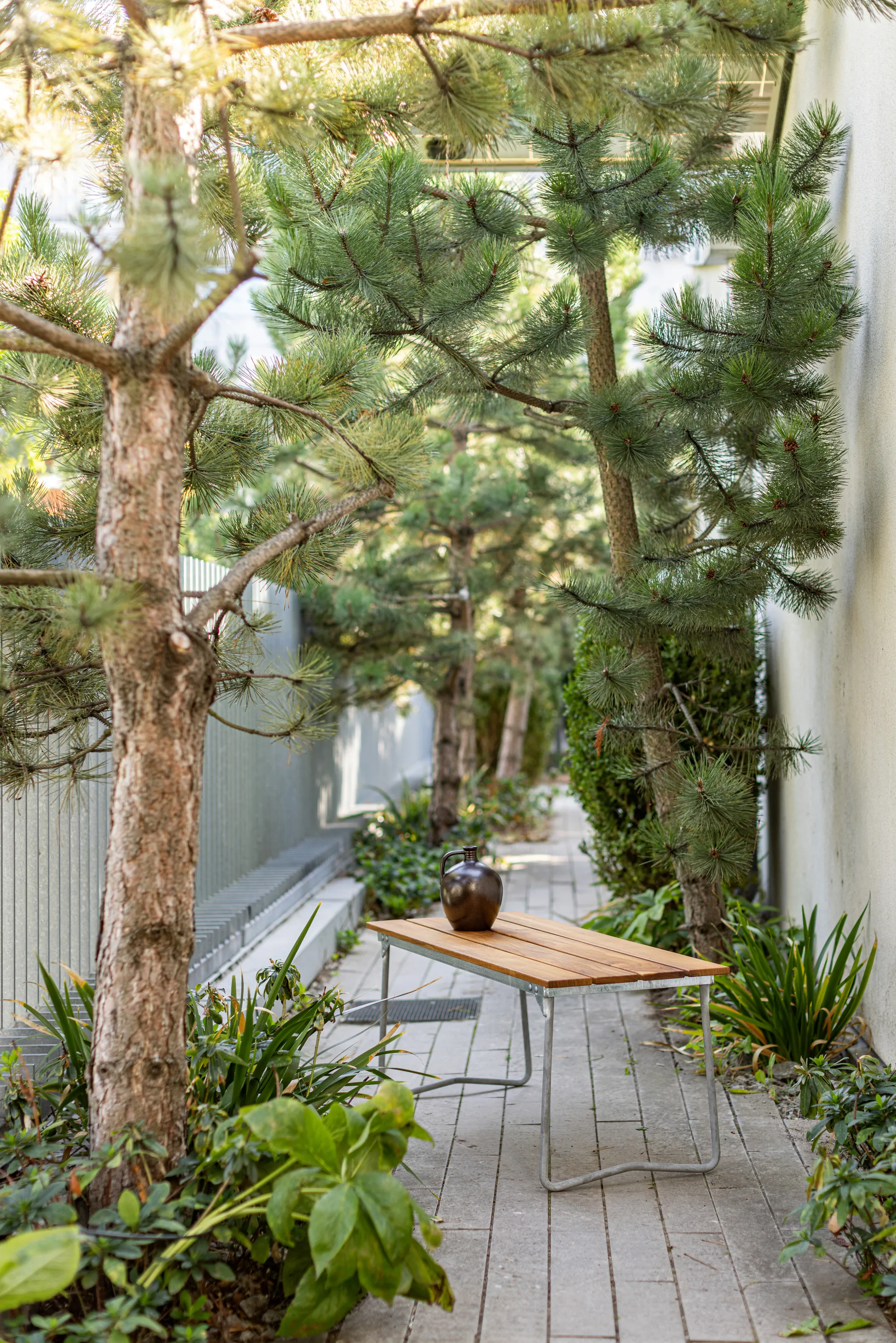 Bank 8 , Teak-verzinkt stalen frame Grythyttan Stålmöbler