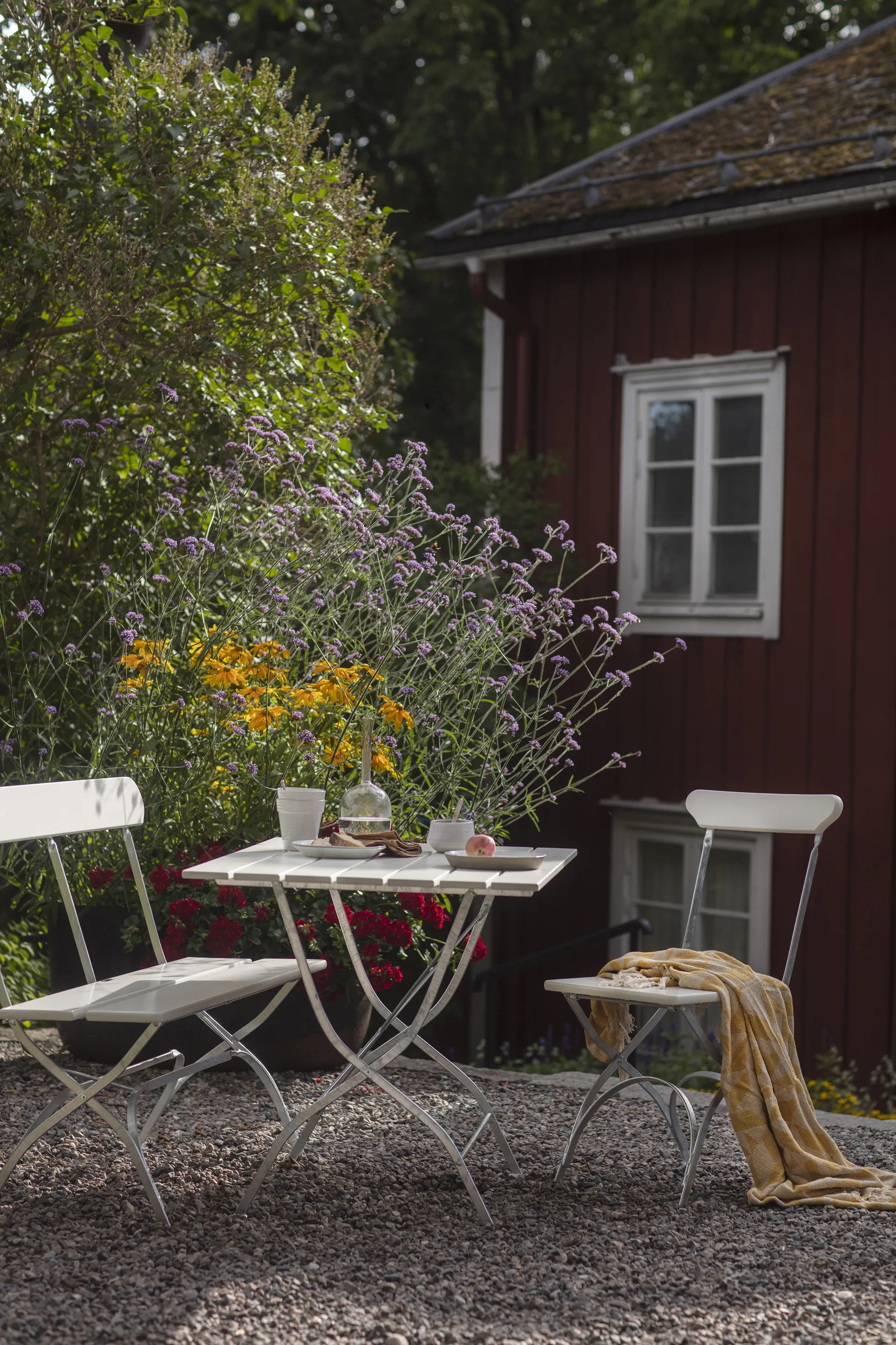 Bryggeri tafel, Wit gelakte eiken - verzinkt Grythyttan Stålmöbler