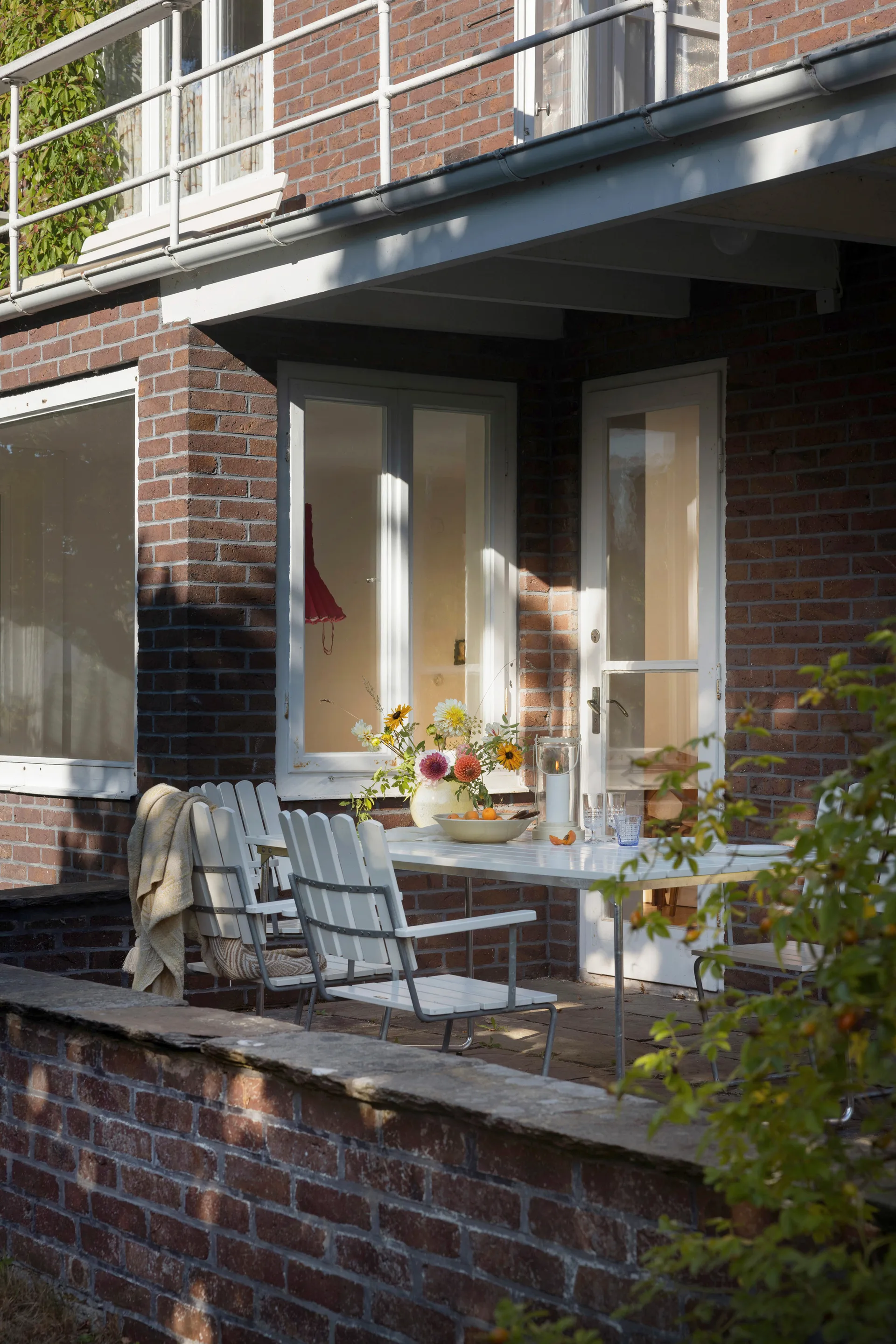 Grythyttan eettafelset wit B31 170 cm +  6 st. A2 Grythyttan Stålmöbler