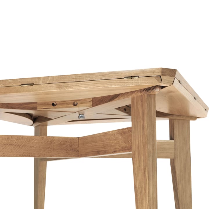 B-Table eettafel, oak matt lacqured GUBI