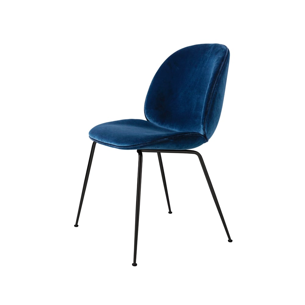 GUBI Beetle dining chair fully upholstered conic base stof velluto cotone 970 donkerblauw, zwart stalen onderstel