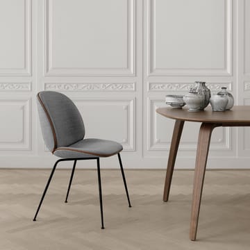 Beetle dining chair fully upholstered conic base - stof velluto cotone 970 donkerblauw, zwart stalen onderstel - GUBI