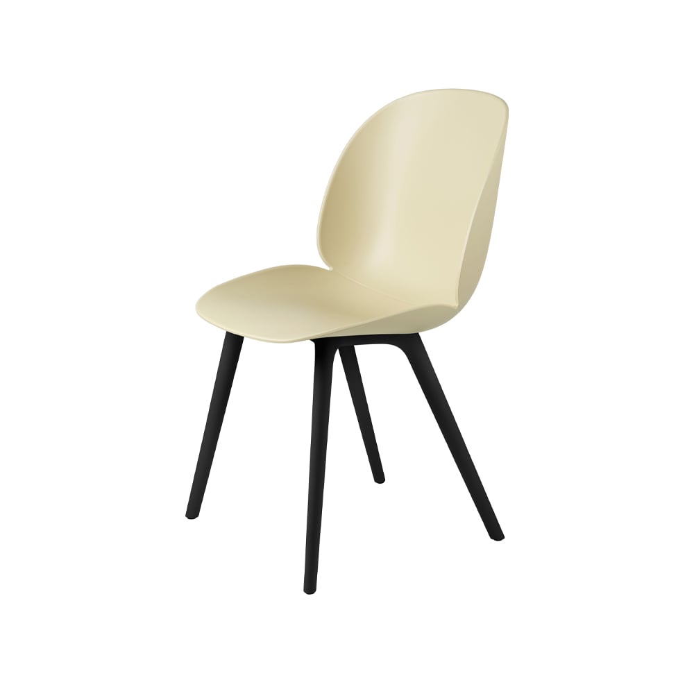 Gubi Beetle Plastic stoel pastel green, zwarte poten