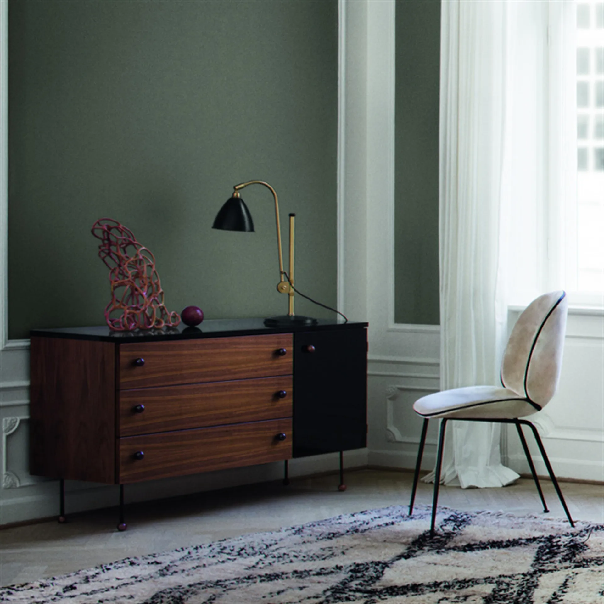 Bestlite BL1 tafellamp, houtskool zwart-messing GUBI