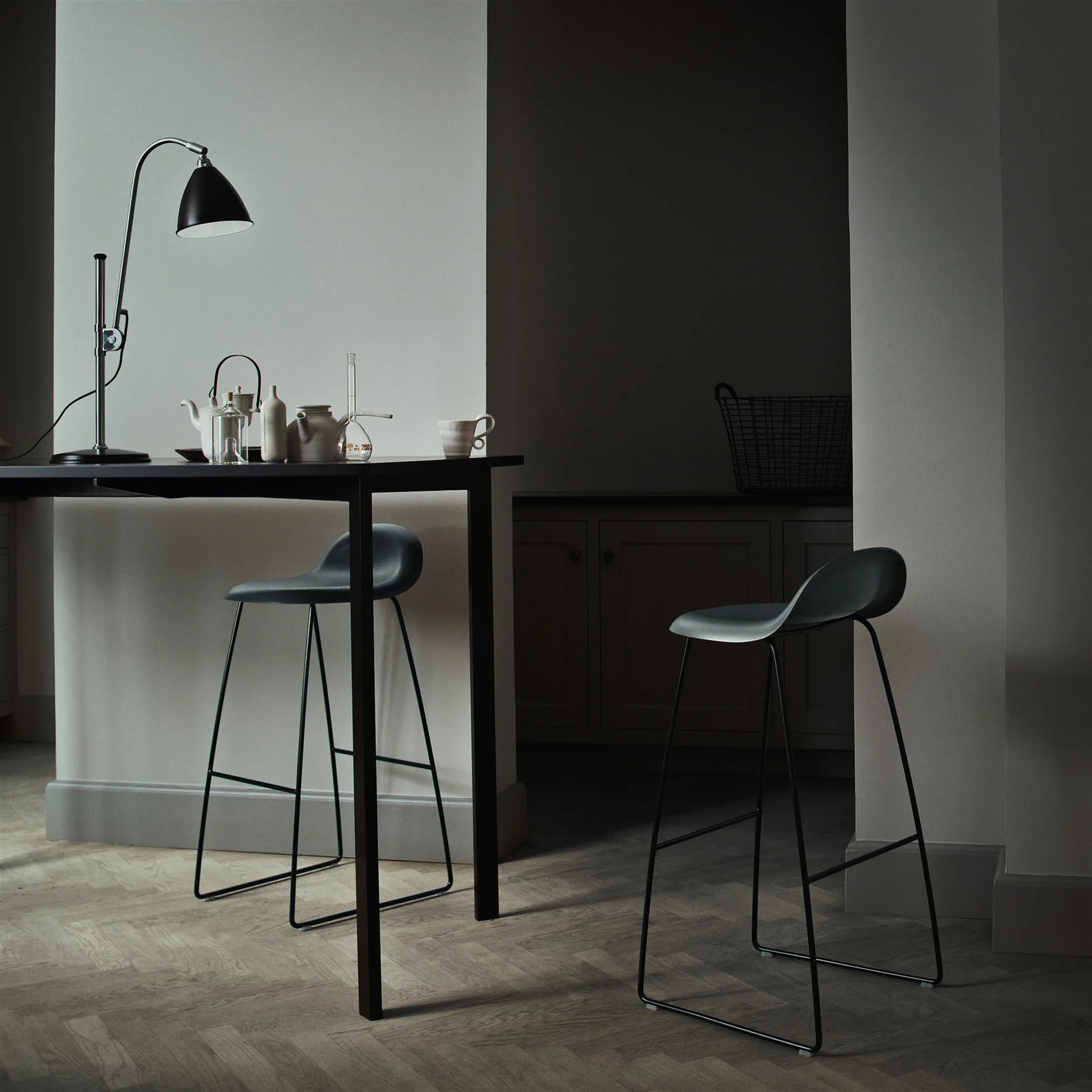 Bestlite BL1 tafellamp, zwart-chroom GUBI