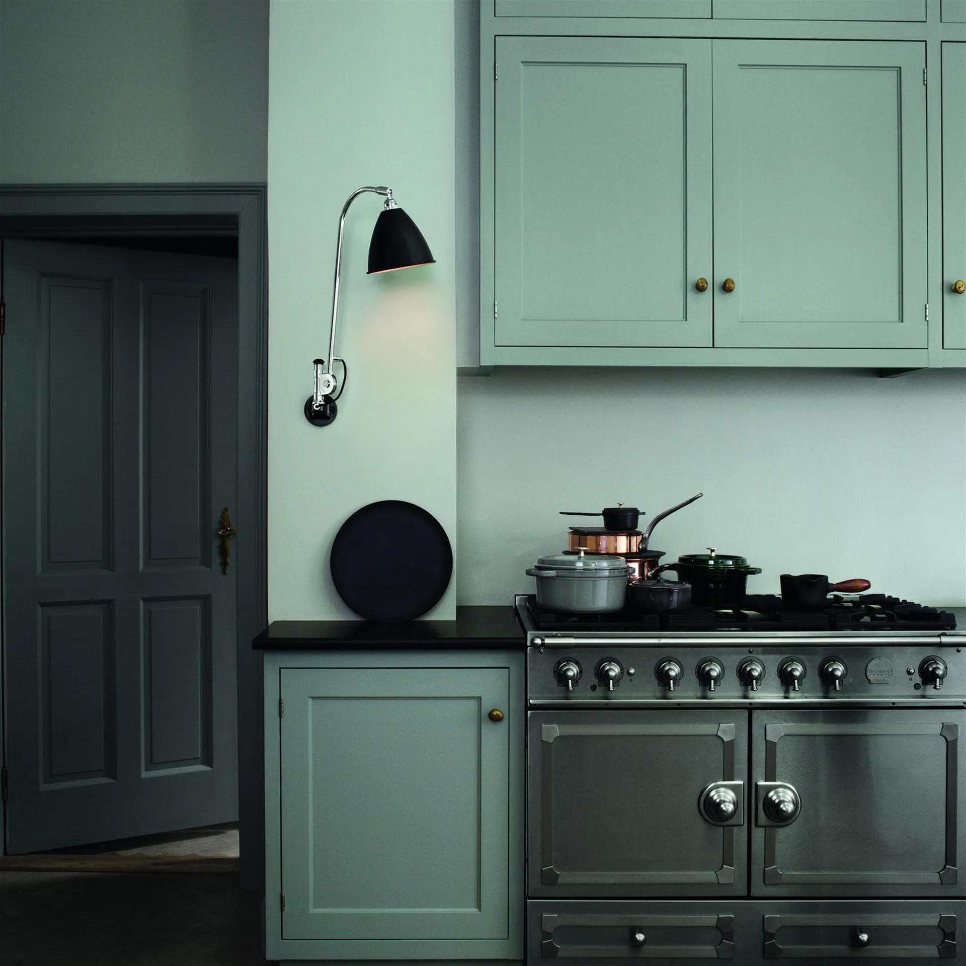 Bestlite BL6 wandlamp, zwart-chroom GUBI