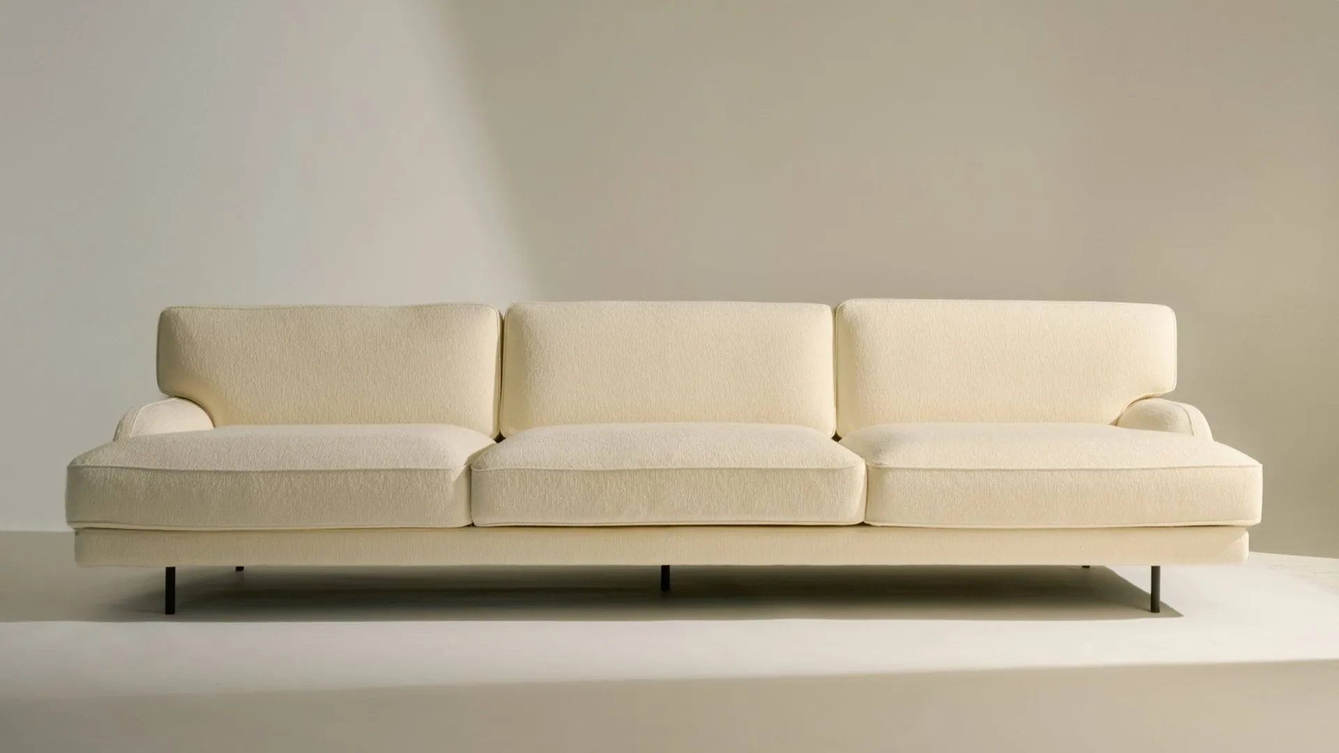 Flaneur driezitsbank, Bouclé-mat zwart GUBI