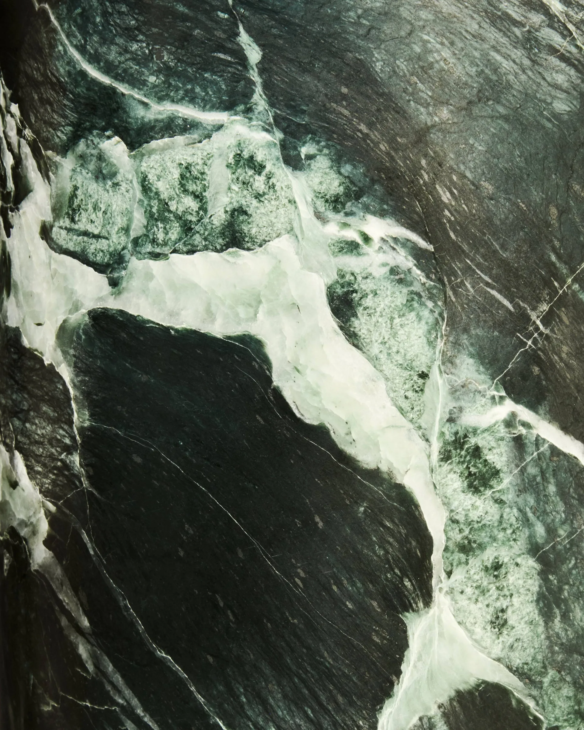 Gravity L tafellamp, Emerald marble-white GUBI