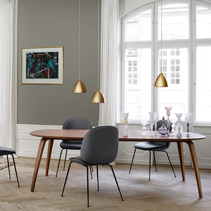 Gubi Elliptical eettafel, american walnut GUBI