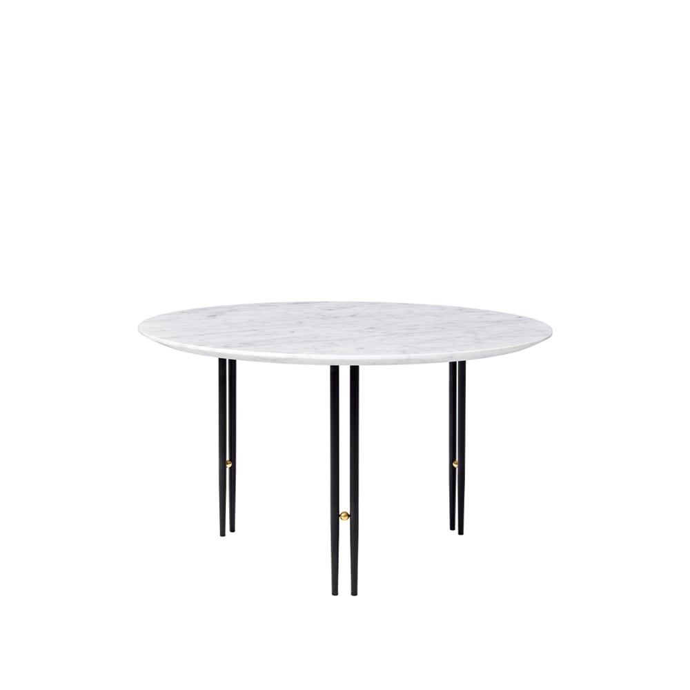 GUBI IOI salontafel white carrara marble, ø70, zwart frame