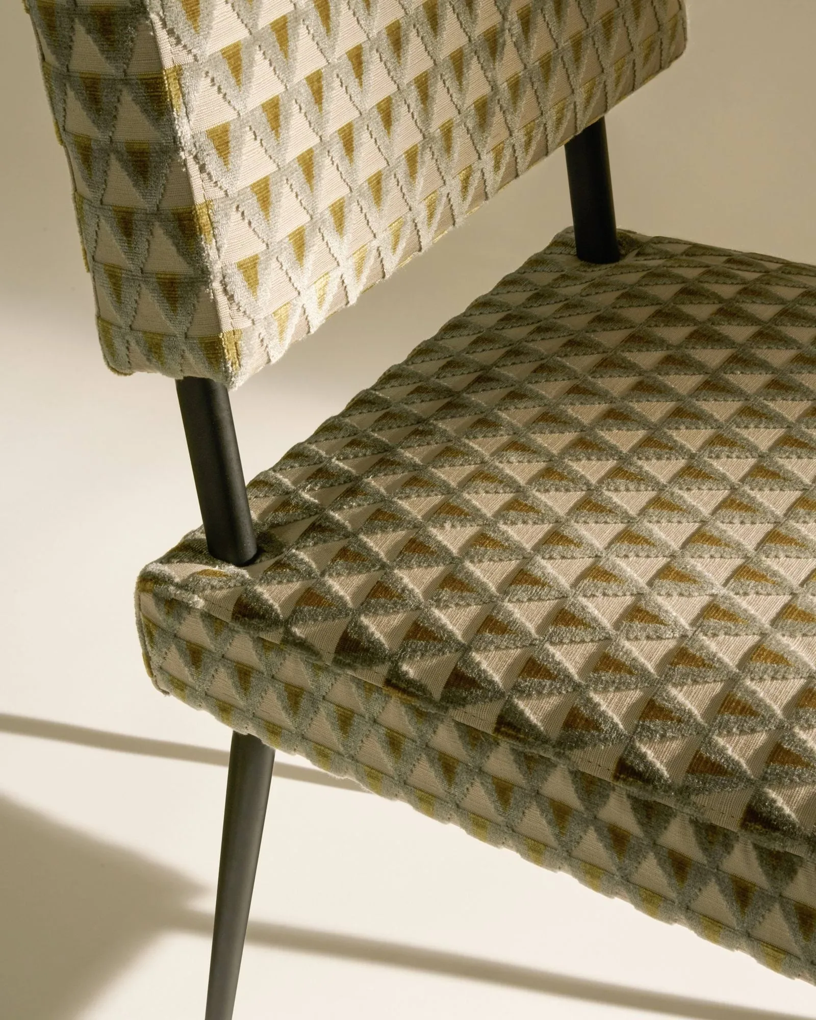 M-Chair stoel, Amuleto 005-mat zwart GUBI