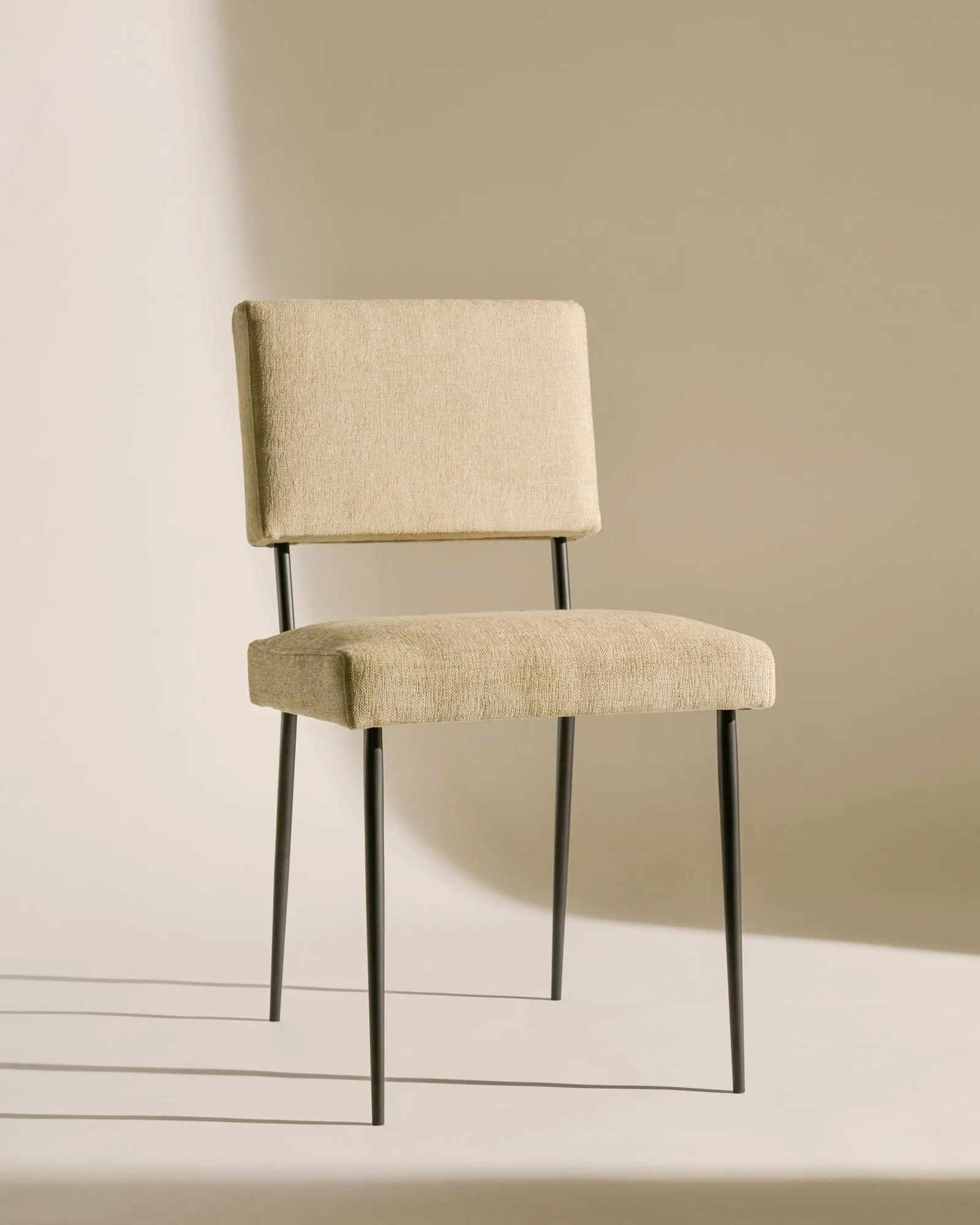 M-Chair stoel, Bonito 075-mat zwart GUBI