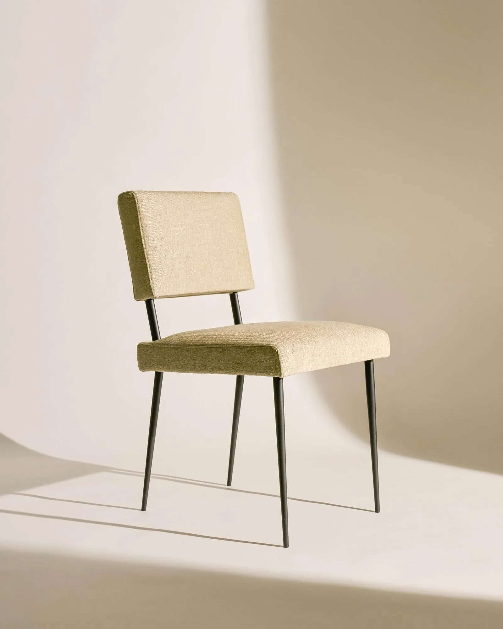 M-Chair stoel, Bonito 075-mat zwart GUBI