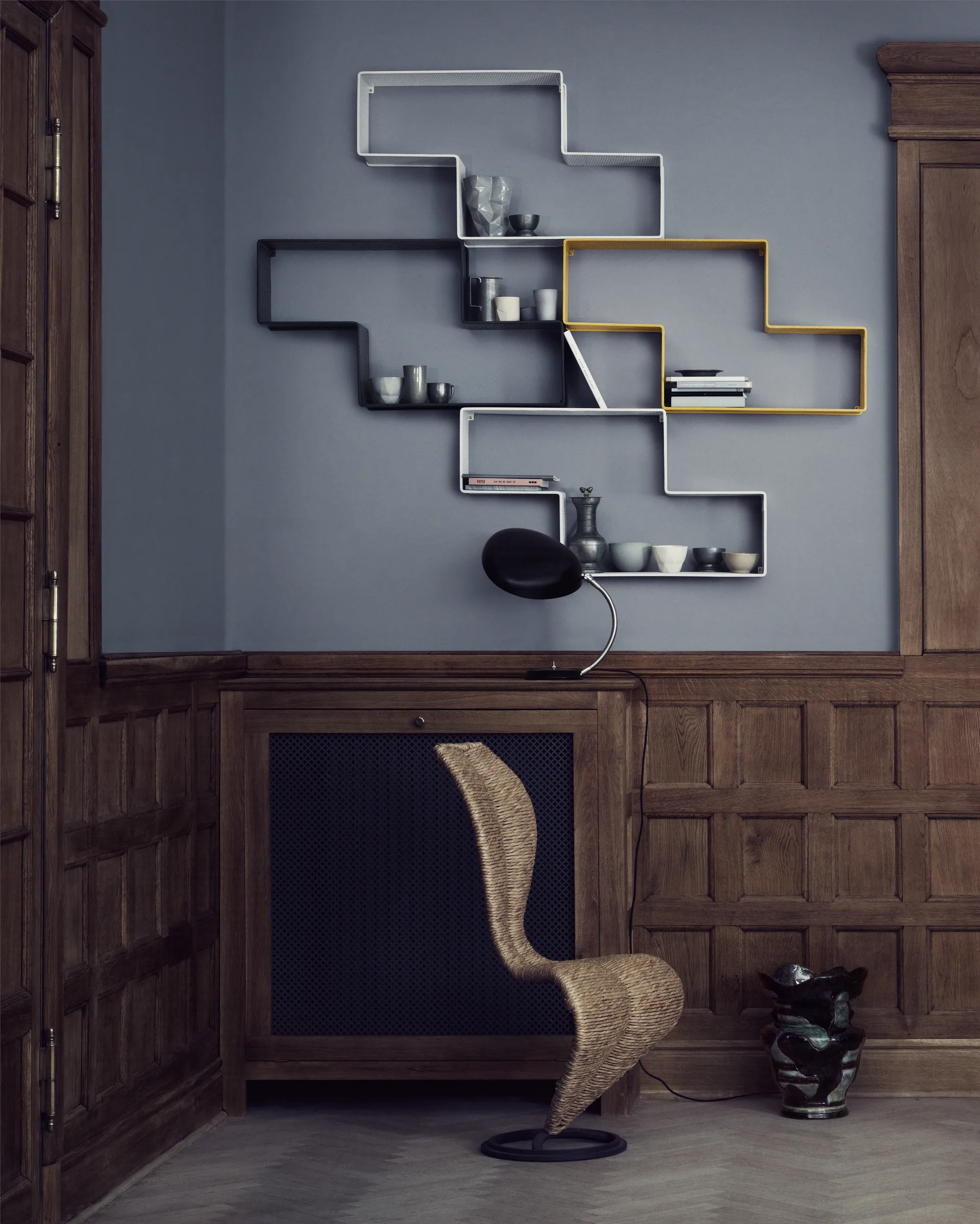 Matégot Dedal boekenplank, Cream White Semi Matt GUBI