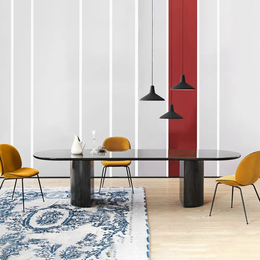 Moon eettafel ellips, oak brown/black stained GUBI