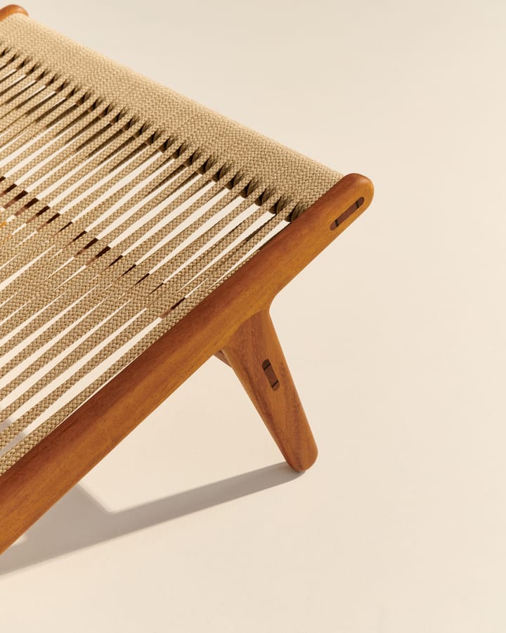 MR01 Initial outdoor lounge chair, Geolied irokohout GUBI
