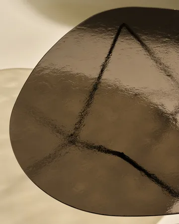 Pedrera salontafel - Zwart semimat-structuurglas brons - GUBI